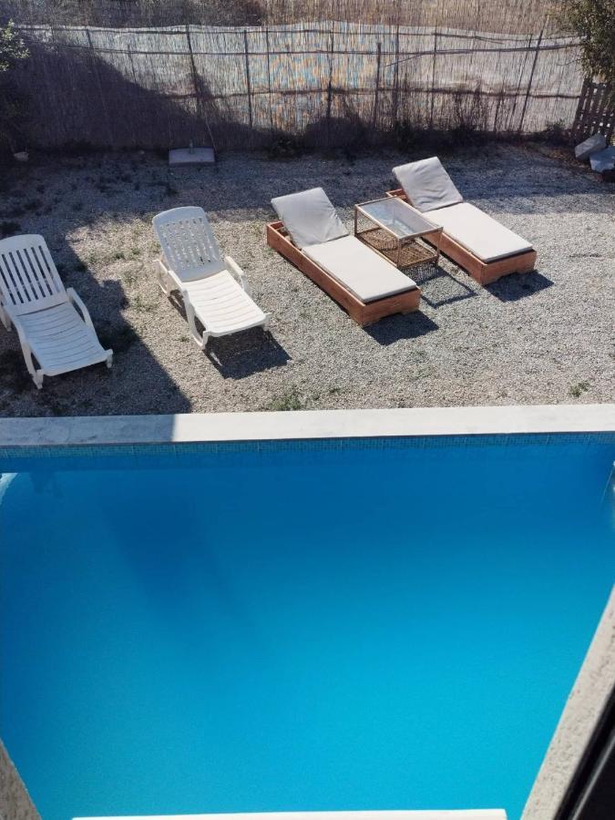 Villa Miron Kamilari Esterno foto