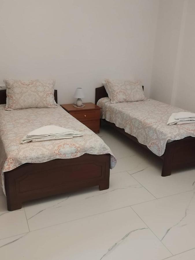 Villa Miron Kamilari Esterno foto