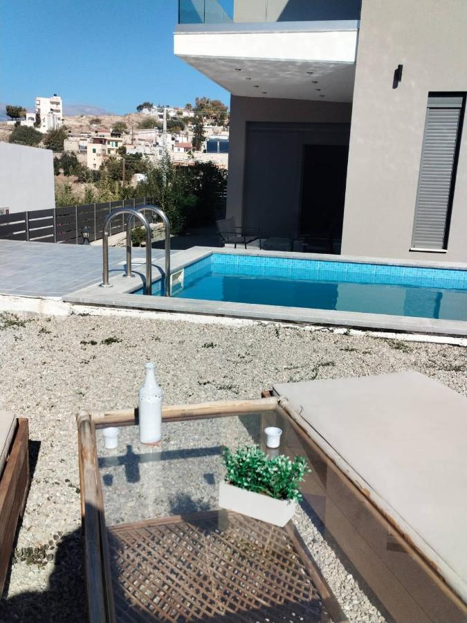 Villa Miron Kamilari Esterno foto