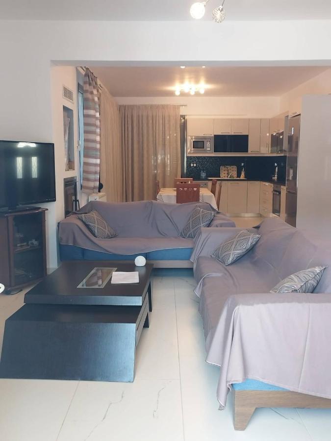 Villa Miron Kamilari Esterno foto