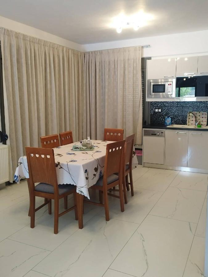 Villa Miron Kamilari Esterno foto