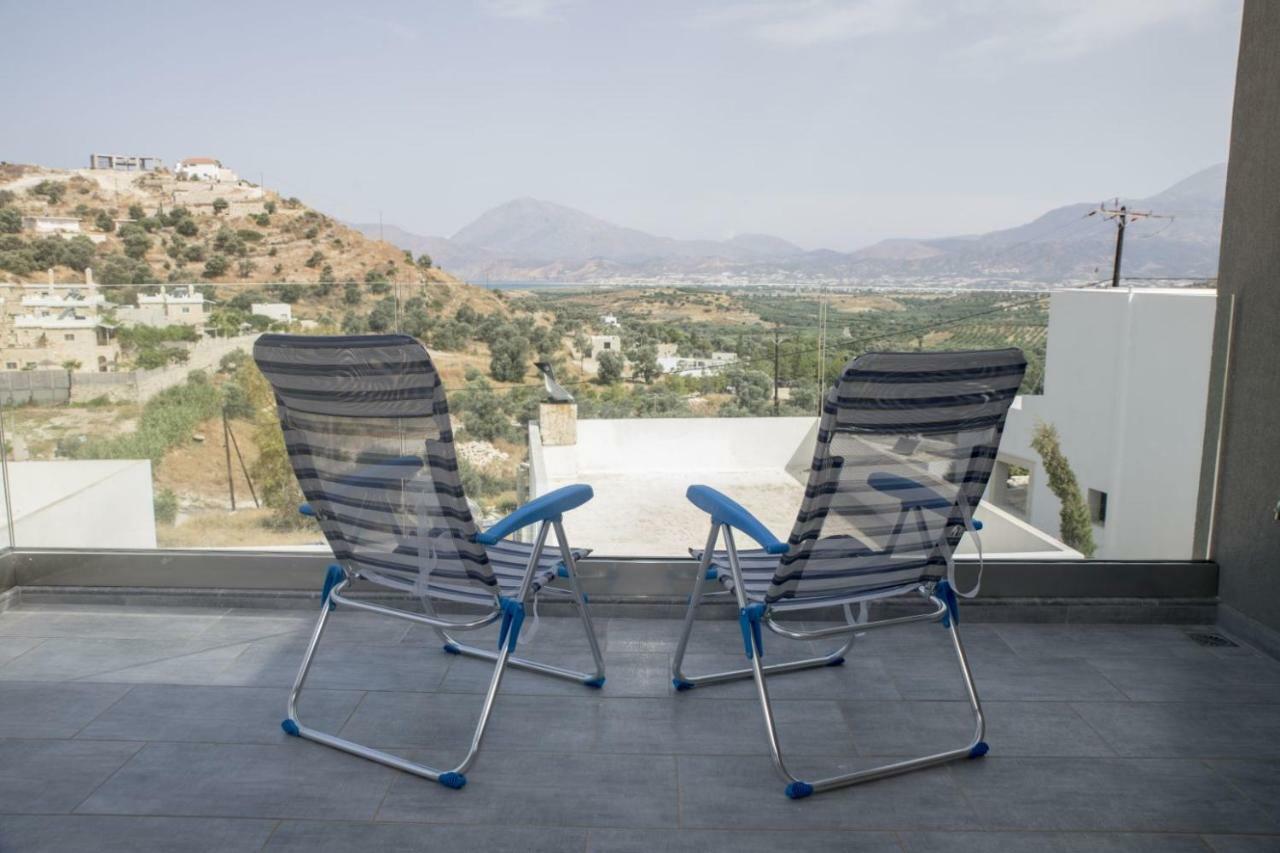 Villa Miron Kamilari Esterno foto